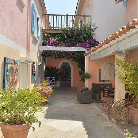 Hotel Les Flots Bleus 3*