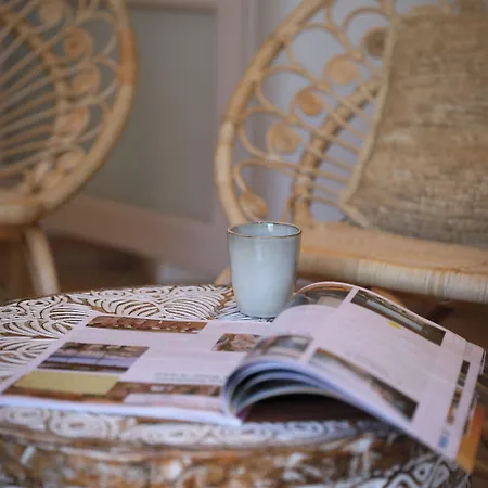 Les Flots Bleus Hotel