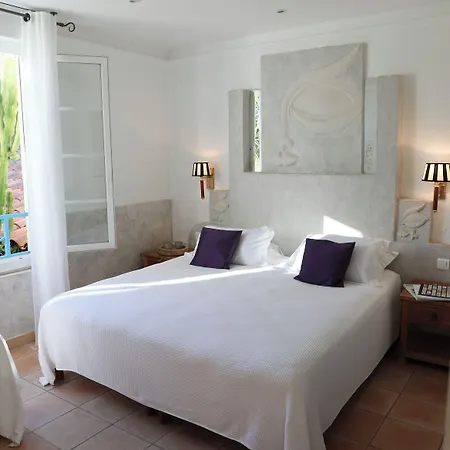 Hotel Les Flots Bleus 3*