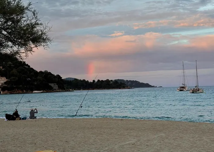 Hotel Les Flots Bleus Le Lavandou