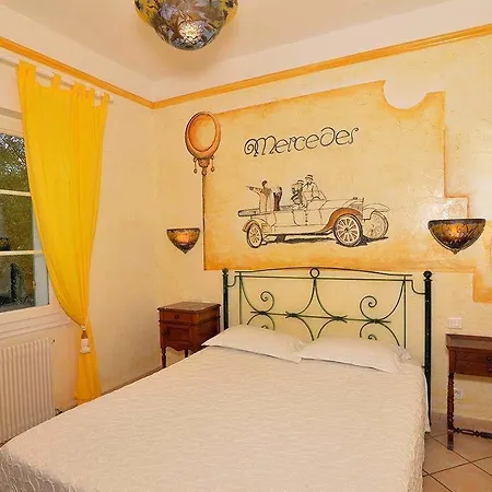 Les Flots Bleus מלון