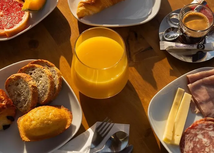 Hotel Les Flots Bleus Le Lavandou