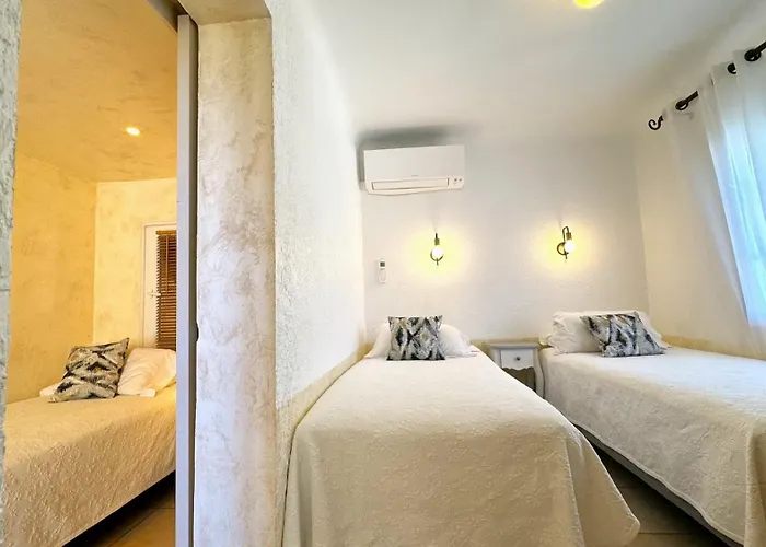 Hotel Les Flots Bleus Le Lavandou